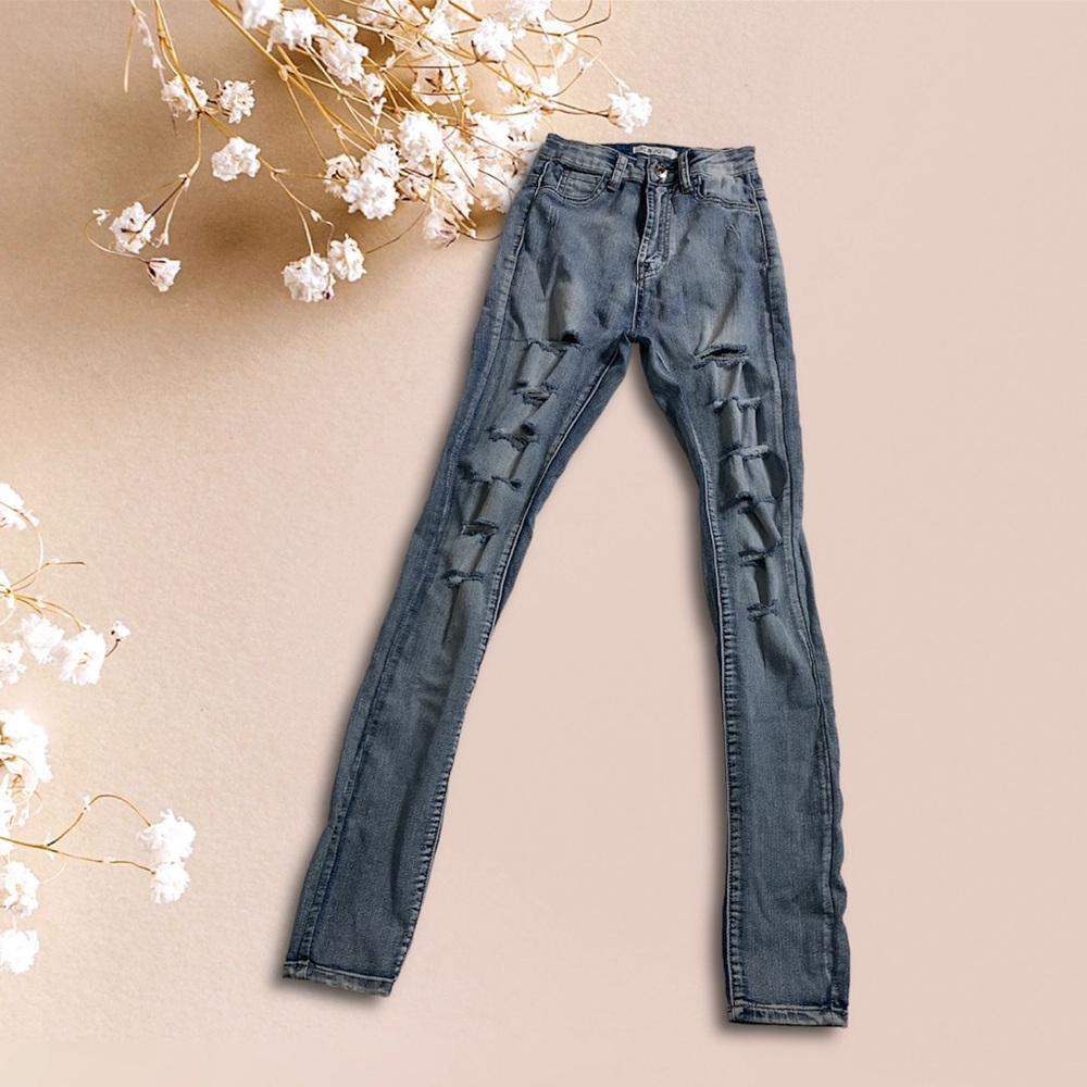 Light Wash Distressed Jean